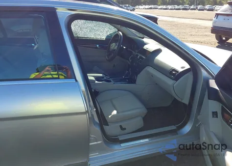 2009 Mercedes-Benz C 300 Luxury 4Matic/Sport 4Matic from USA, damaged, VIN WDDGF81X09R068336